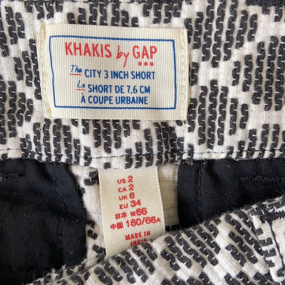 Khakis by GAP Textured Shorts (NWT) - Picture 7 of 9